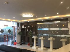 嘟嘟E家线验店估计周边上万名用户和数个小区